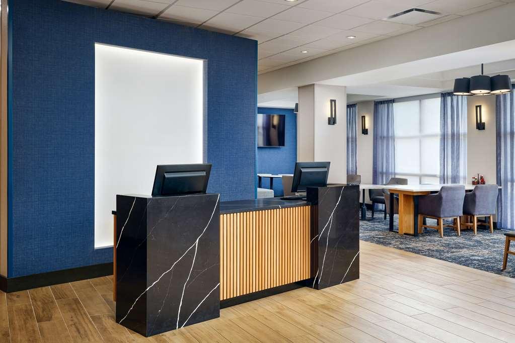 Hyatt Place Greensboro Interior photo